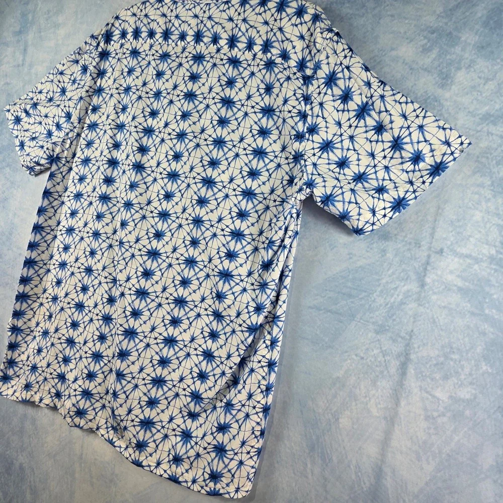 Levis Mens Relaxed Fit Short Sleeve Button Up Shirt Blue White Starburst Print M